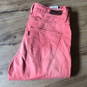 High-waisted Levi’s denim